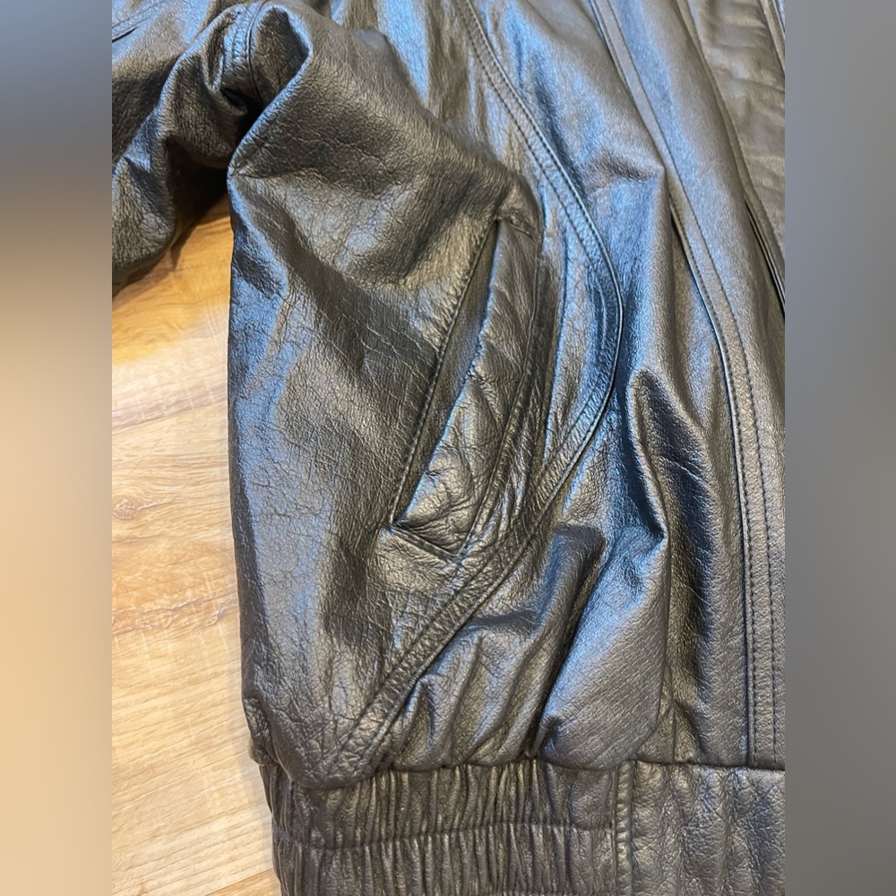Wilsons 100% Leather Black Bomber Jacket Mens Size XL EUC - Picture 13 of 14